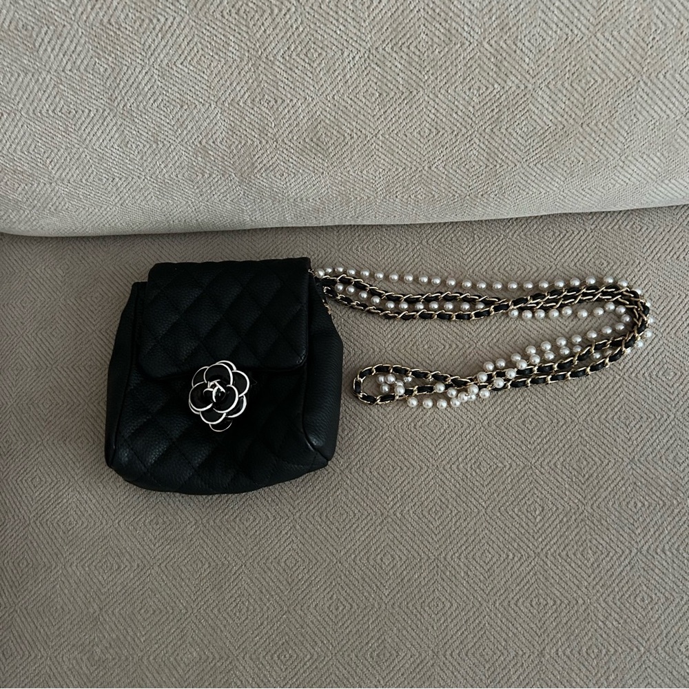 Shanile black leather crossbody purse
